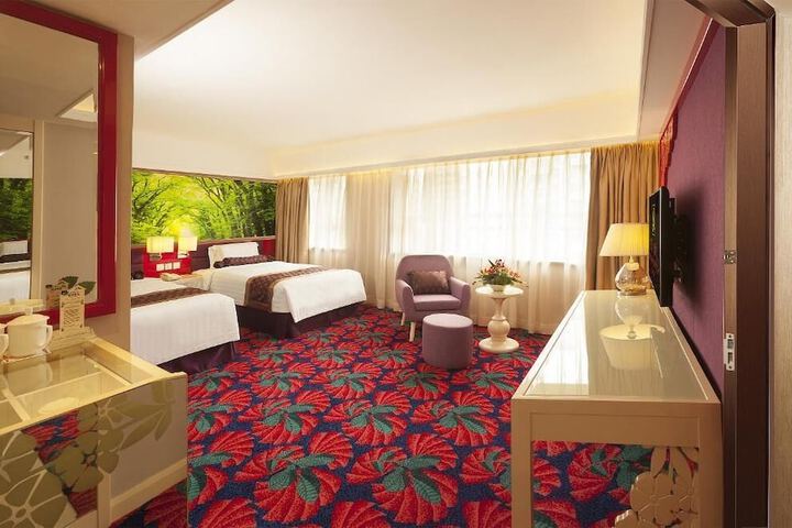 Room 30 of 80