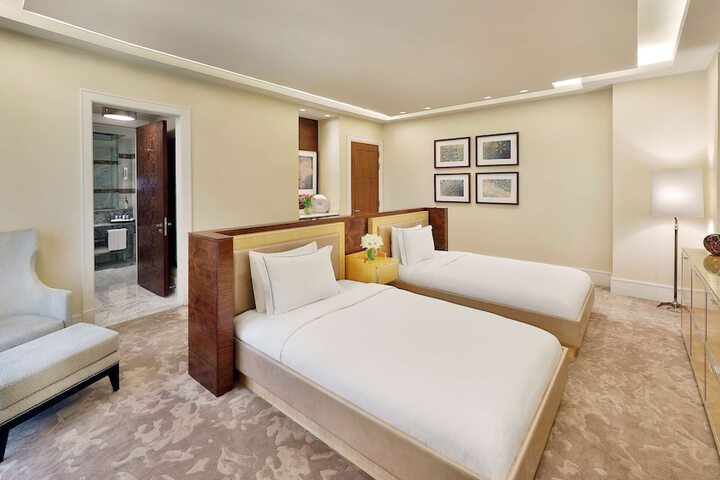Room 18 of 91