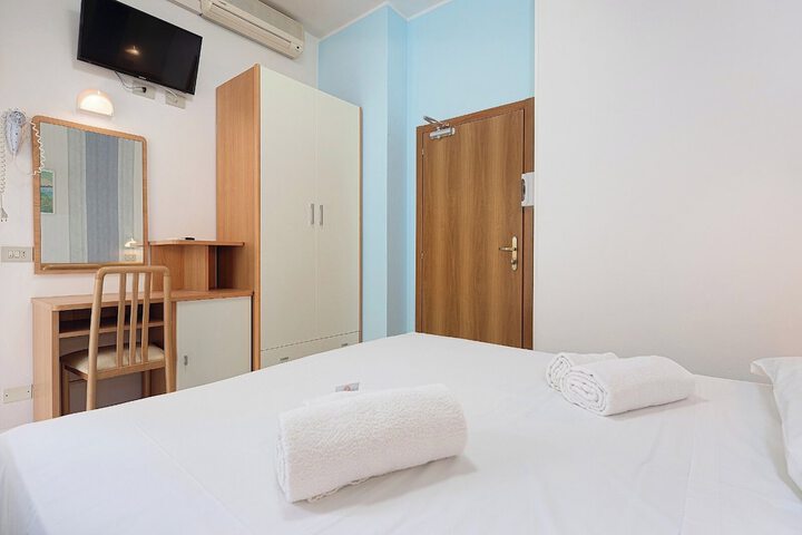 Room 10 of 23