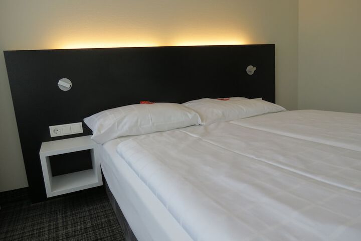 Room 76 of 125
