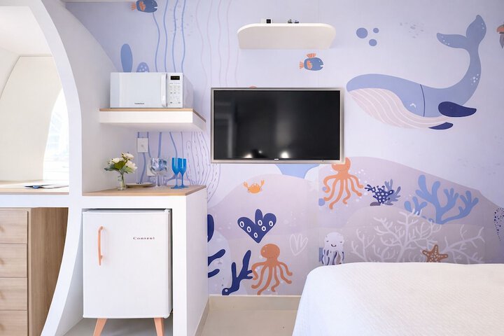 Room 18 of 144