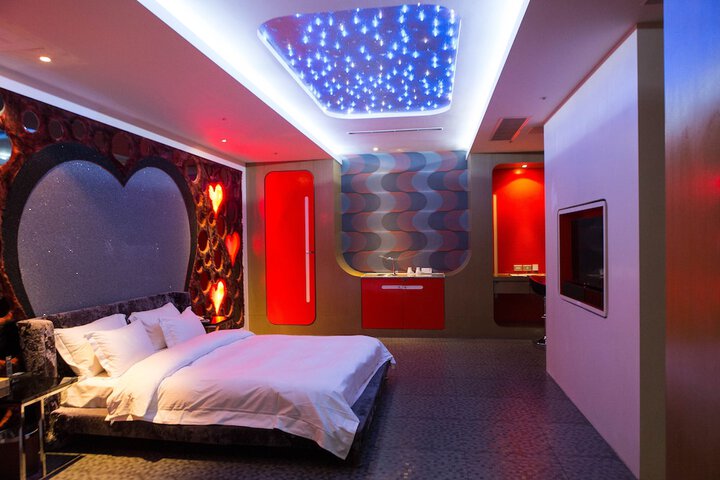 Room 35 of 81