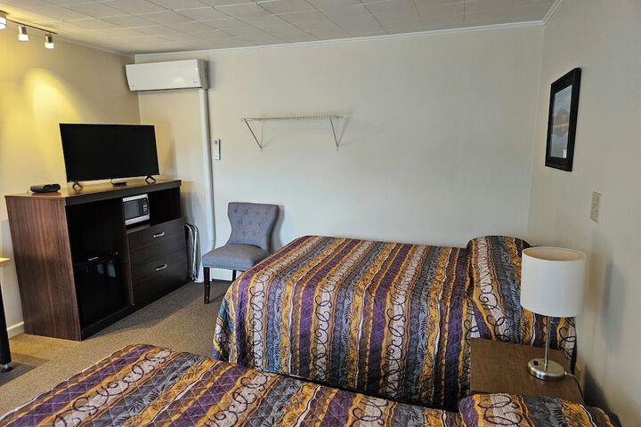 Room 4 of 7