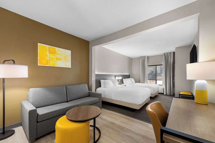 Suite Queen Bed Accessible (13 of 15)