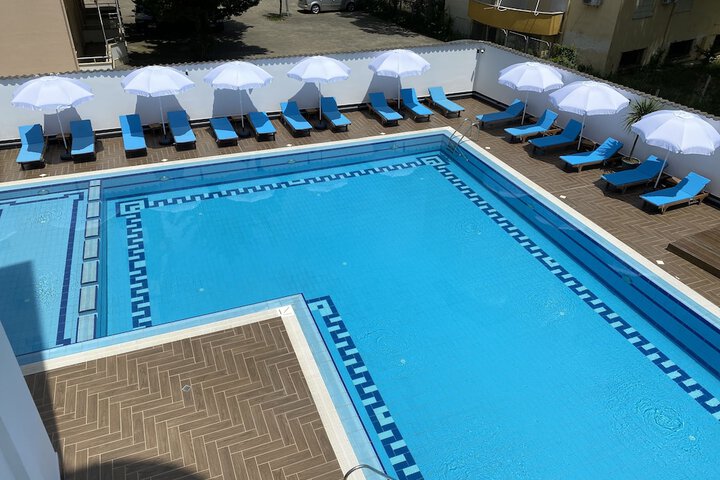 Pool 35 of 72