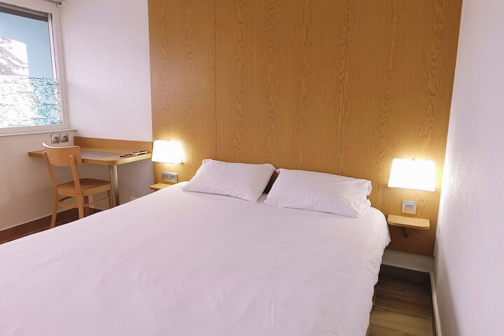 Room 6 of 35
