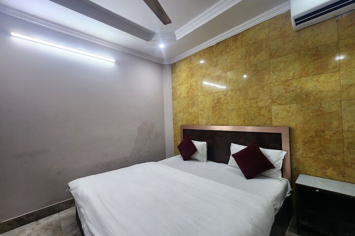 Room 32 of 58