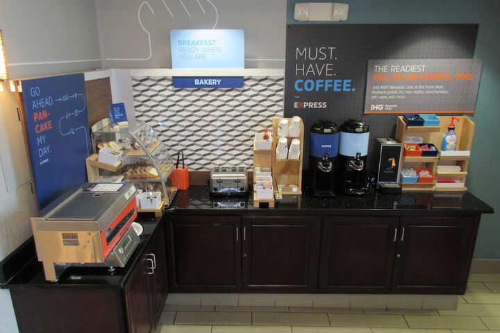 Breakfast/Coffee Service 47 of 63