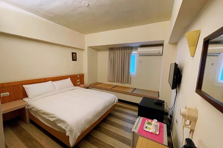 Room 16 of 53