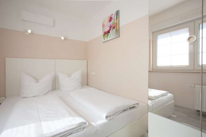 Room 15 of 51