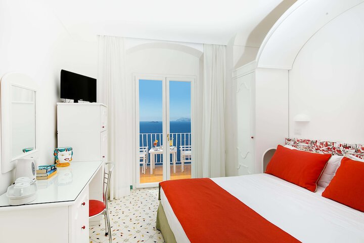 Room 9 of 212
