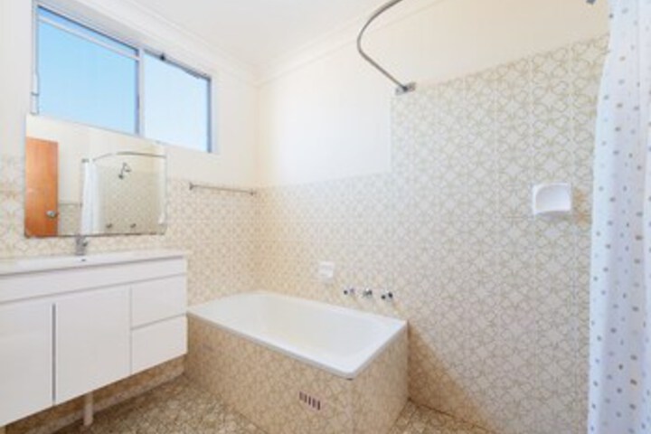 Room 3 of 13