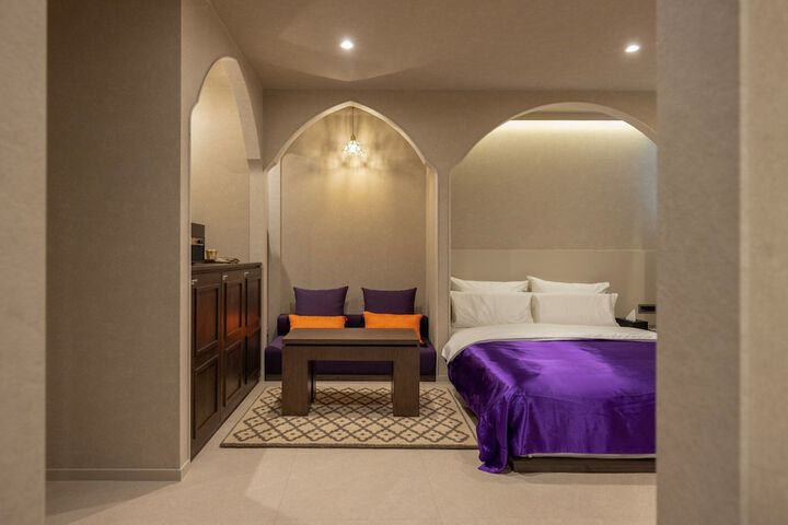 Room 4 of 60