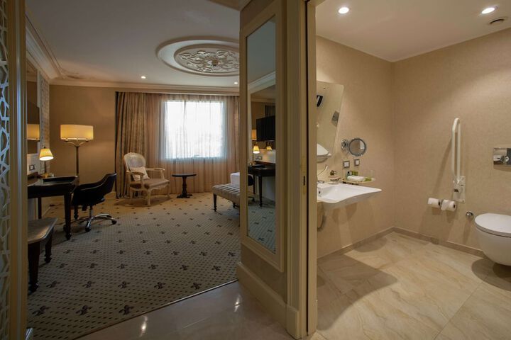 Room 16 of 53