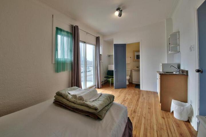 Standard Room, King or Two Doubles (4 of 19)