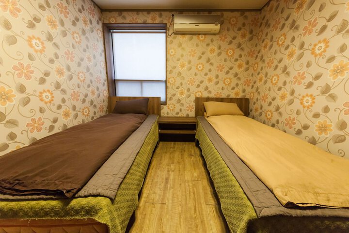 Room 7 of 43
