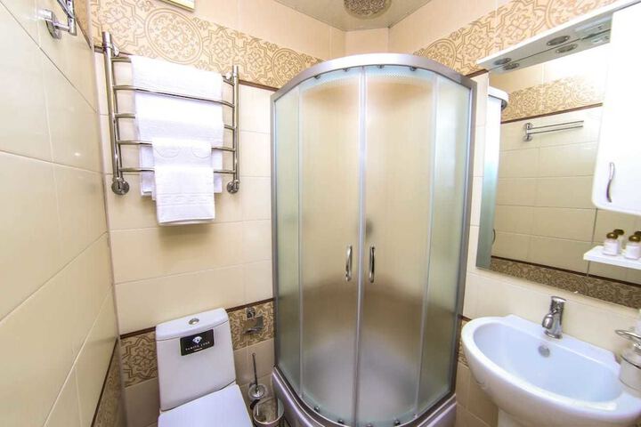 Room 14 of 27