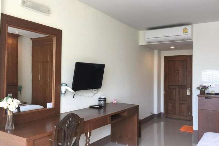 Room 15 of 42
