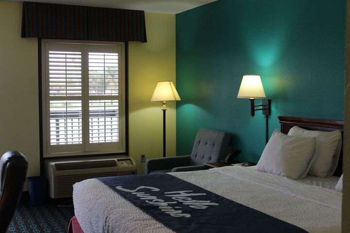 Room 16 of 62