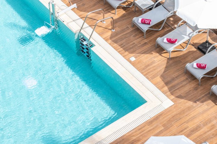Pool Hotel