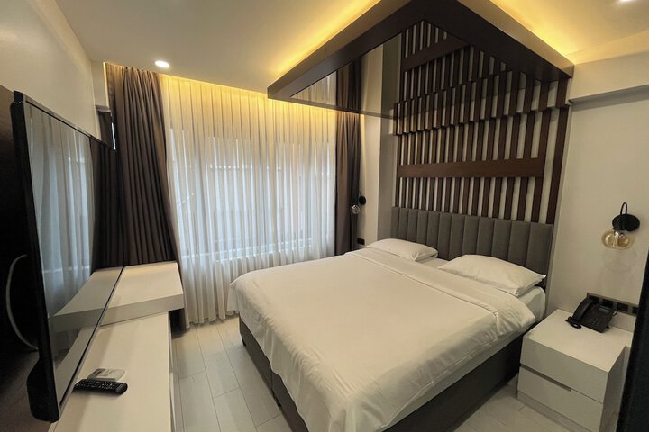Room 5 of 129