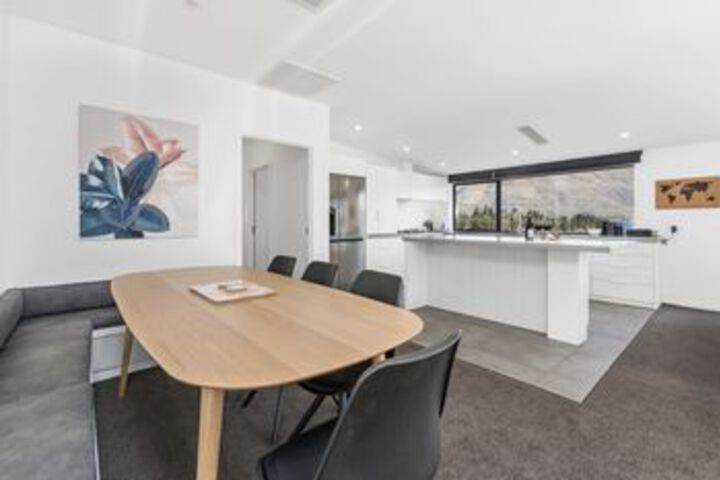 Room 10 of 20