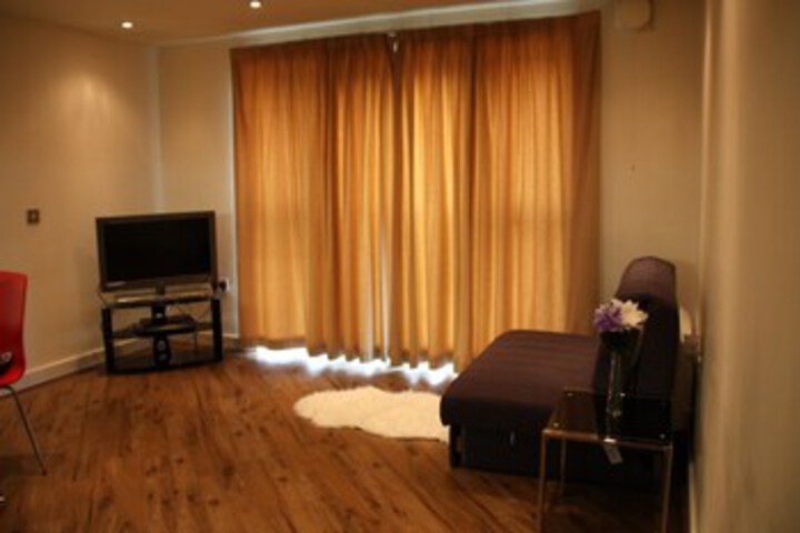 Room 11 of 25