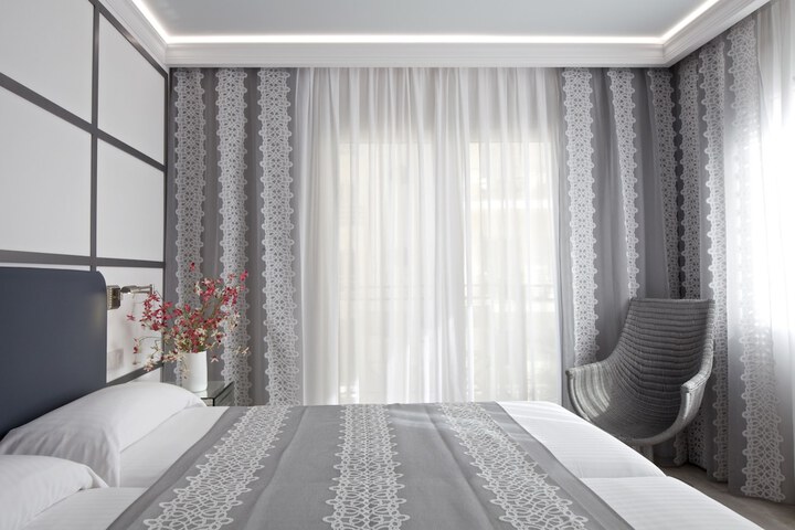 Room 13 of 44