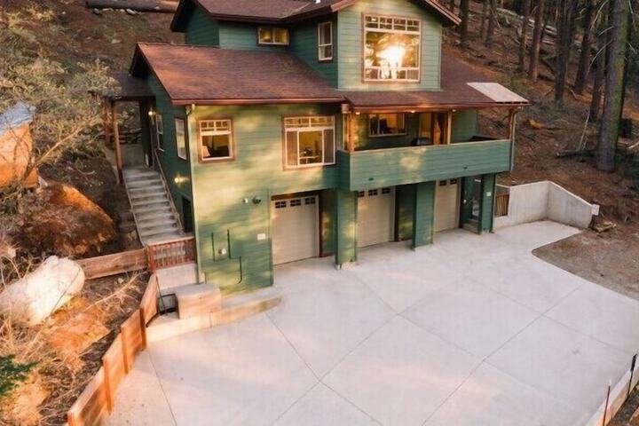 Property Grounds 12 of 12
