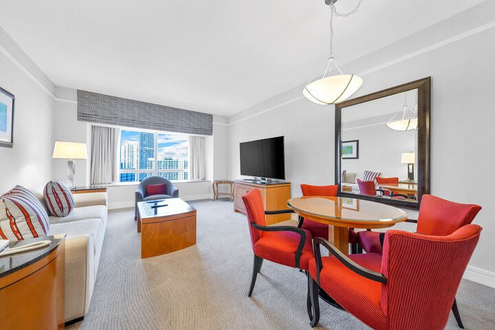 Room 5 of 25
