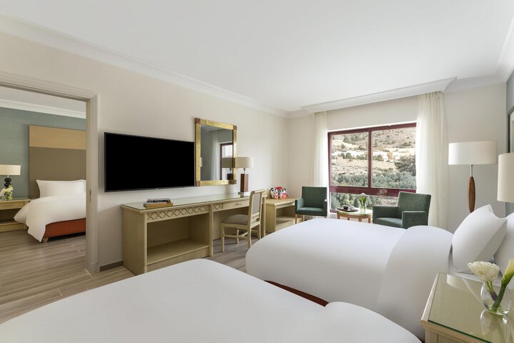 Room 46 of 195