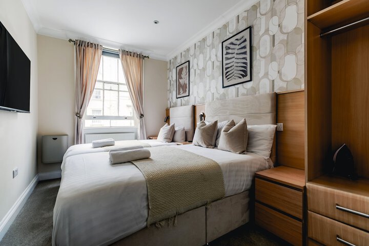 Room 43 of 110