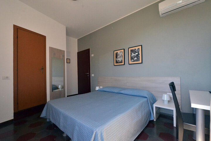 Room 7 of 49