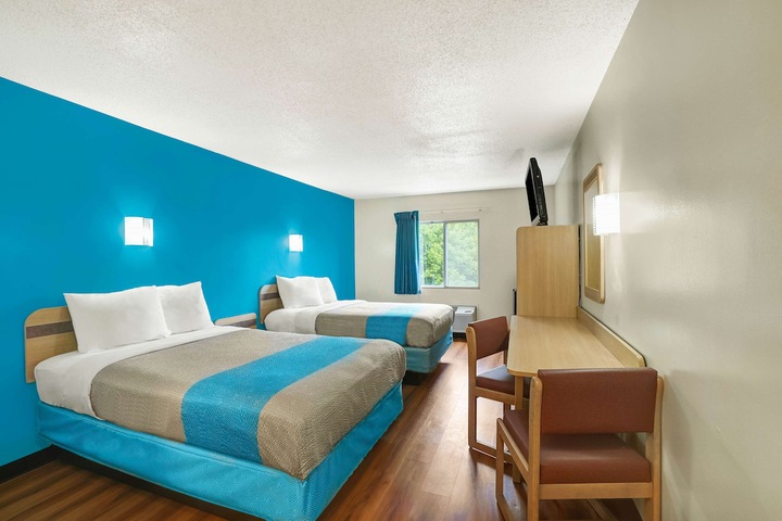 Double Accessible King Size Bed (3 of 5)