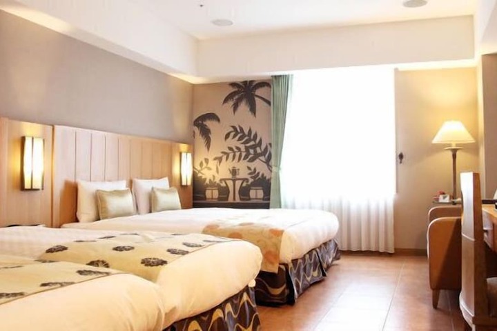 Room 9 of 35