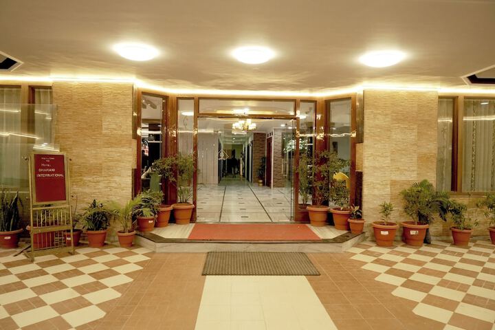 Hotel Entry