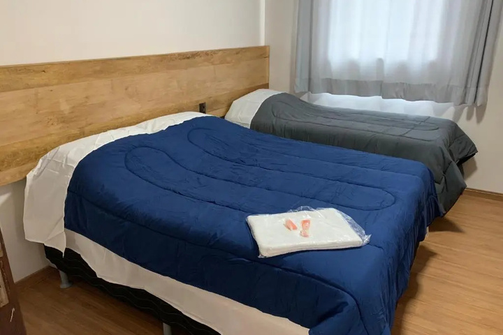 Room 6 of 13