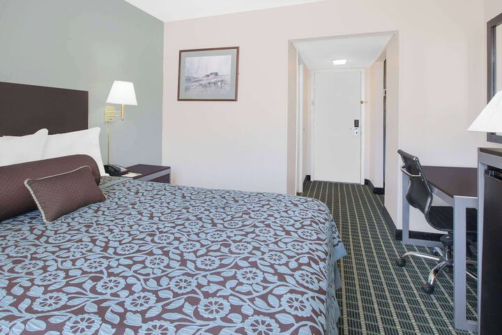 Basic Single Double Bed (10 of 12)