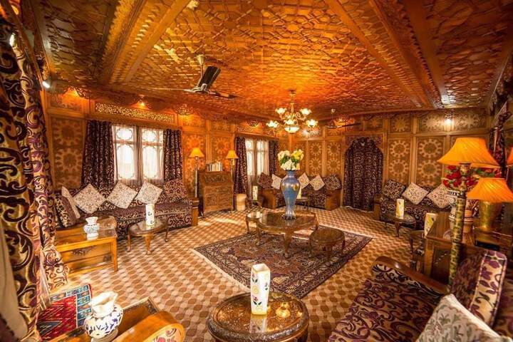 Hotel 2 of 150