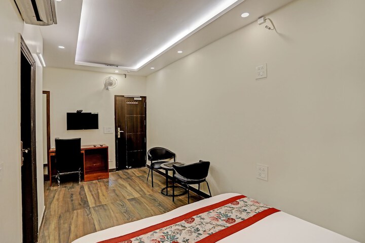 Room 33 of 65
