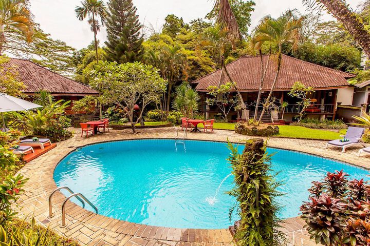 Pool Hotel