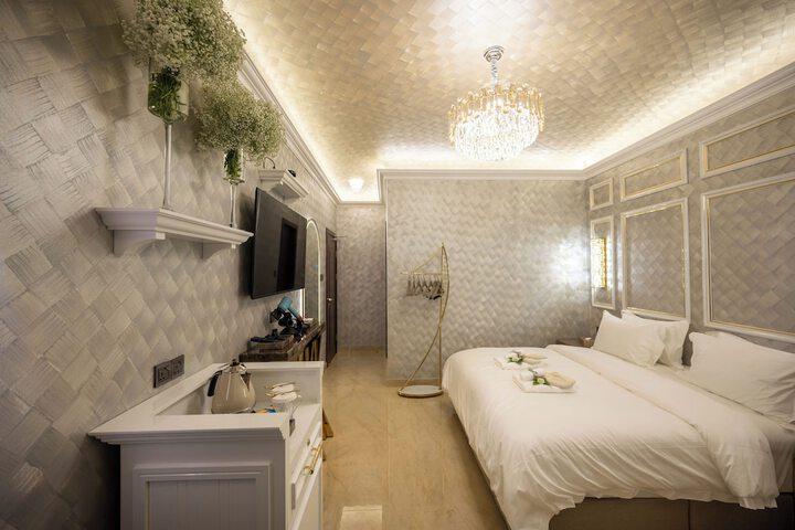 Room 81 of 285