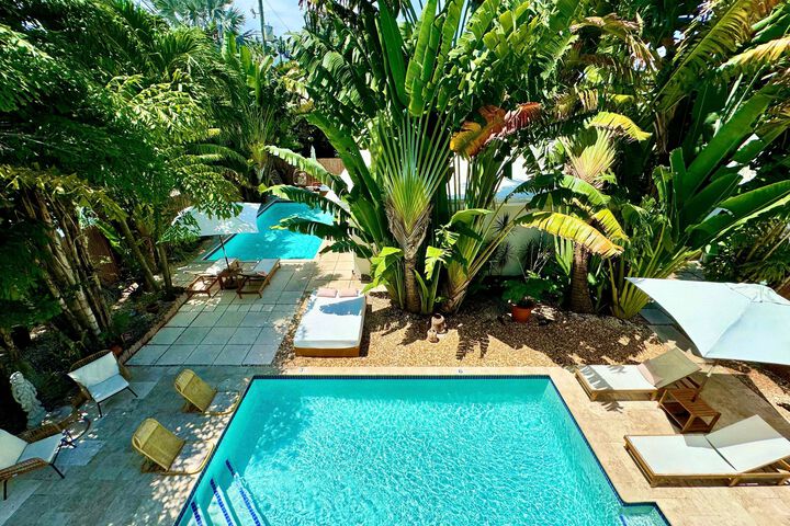 Photo of Islands Inn on the Drive - Sunshine 2BD Suite - A0
