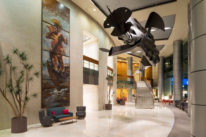 Entrance & Lobby