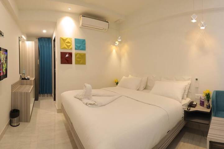 Room 11 of 20
