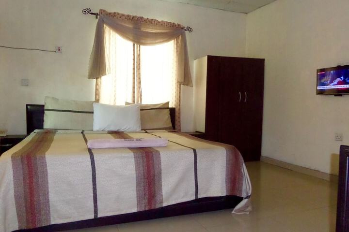 Room 16 of 25