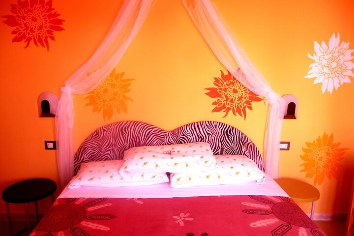 Room 9 of 49
