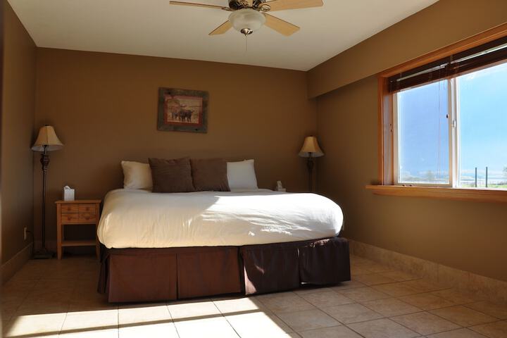 Room 1 of 7