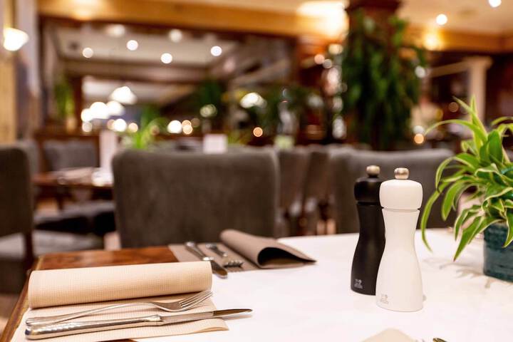 Dining 66 of 85