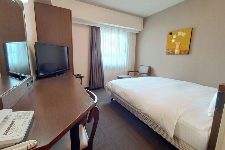 Room 10 of 37